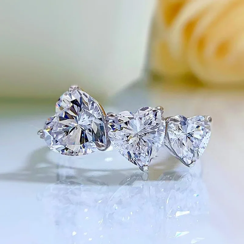

2022 new S925 silver heart-shaped diamond three-born stone diamond ring engagement ring ring fashion wedding ring female