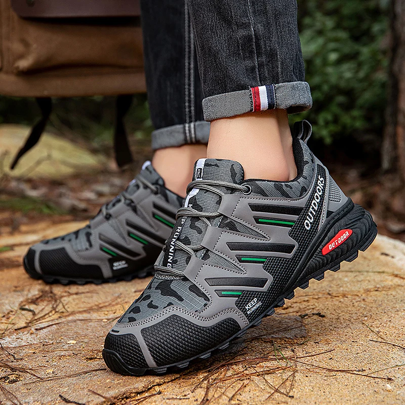 أحذية المشي غير قابلة للانزلاق