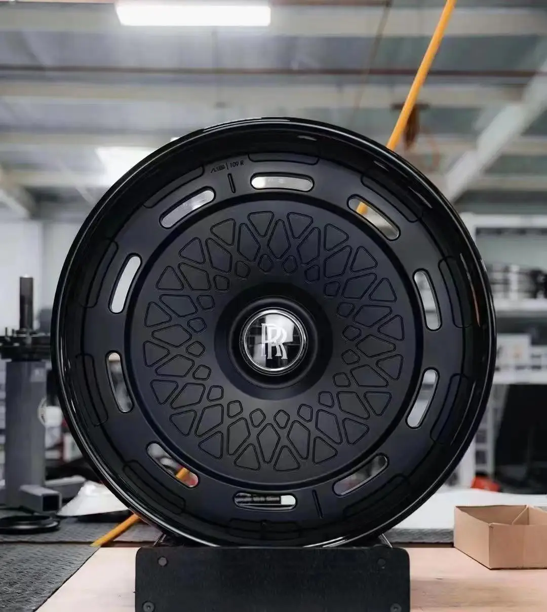 

for custom 2 piece satin black deep dish concave forged alloy wheel 5x112 5x120 5x114.3 19 20 21 22 24 inch for rolls Royce