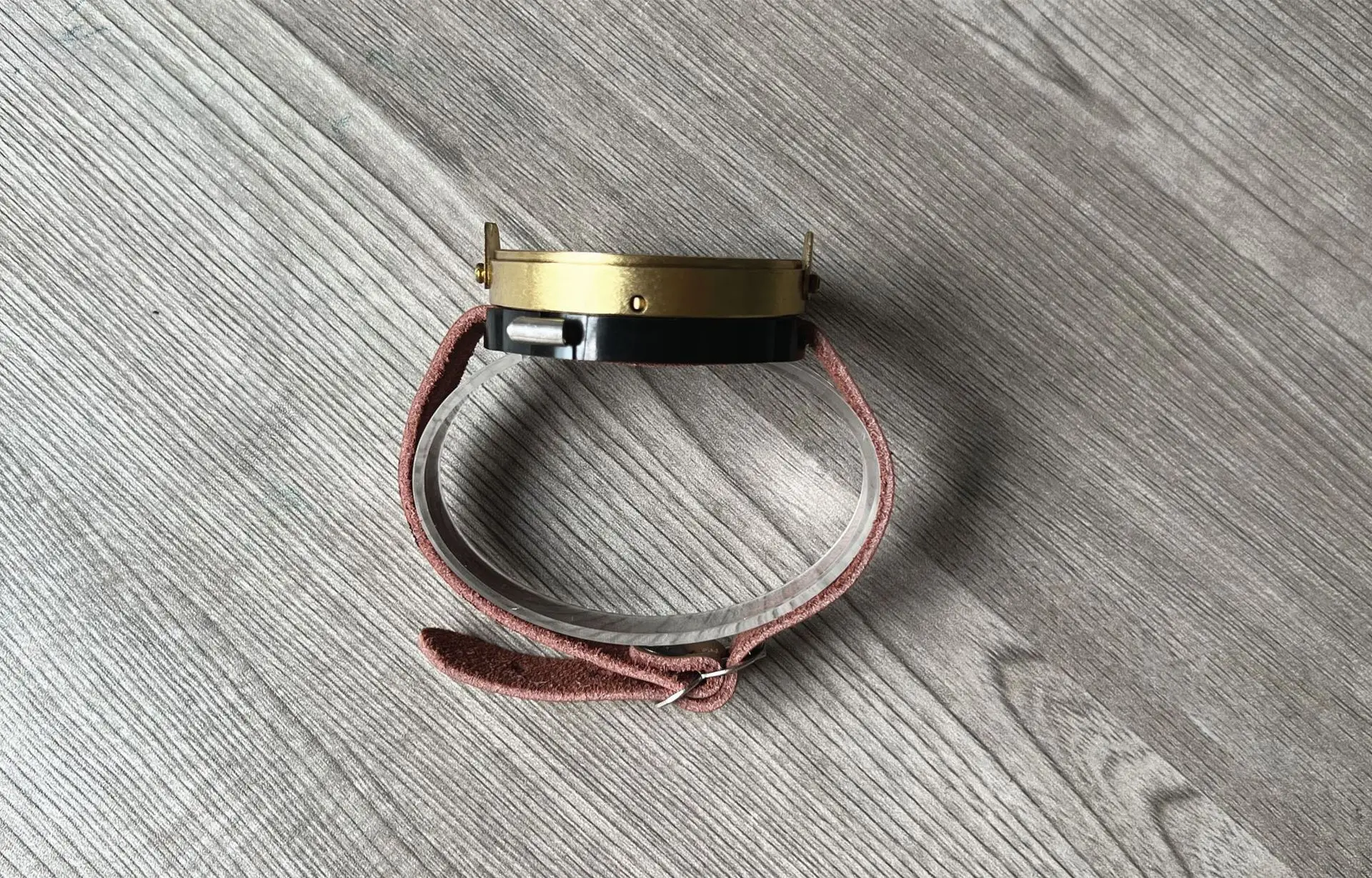 Description Picture 5 of itemOutdoor High Quality Wristwatch Compass Hiking Mountaineering Waterproof With Luminous Compass Portable Survival Tools Fine Gift