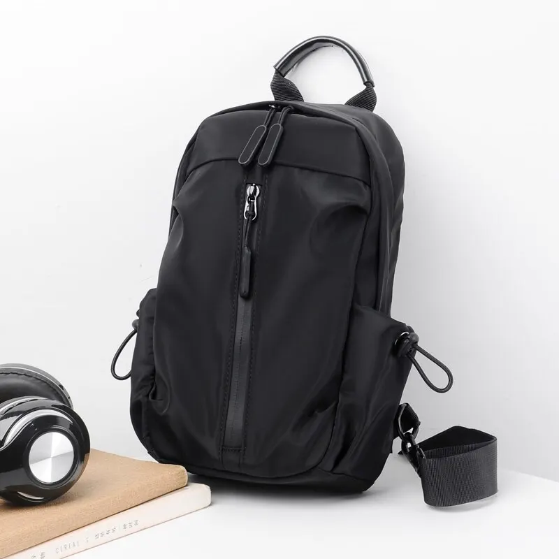 Рисунок 3 - Мужская модная нагрудная сумка