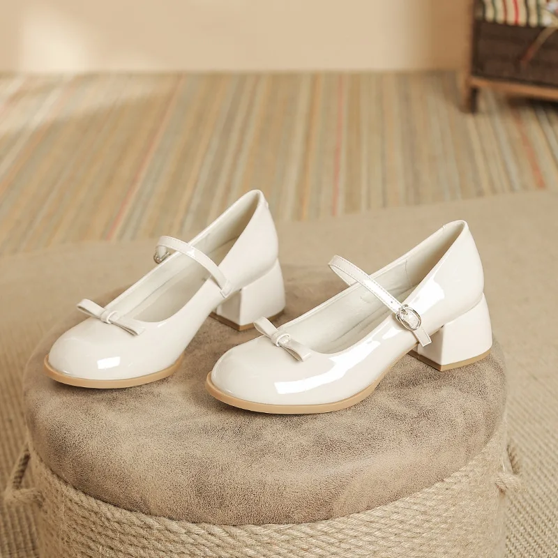 

Новинка 2024, Женская универсальная обувь из натуральной кожи на высоком квадратном каблуке с уникальным дизайном