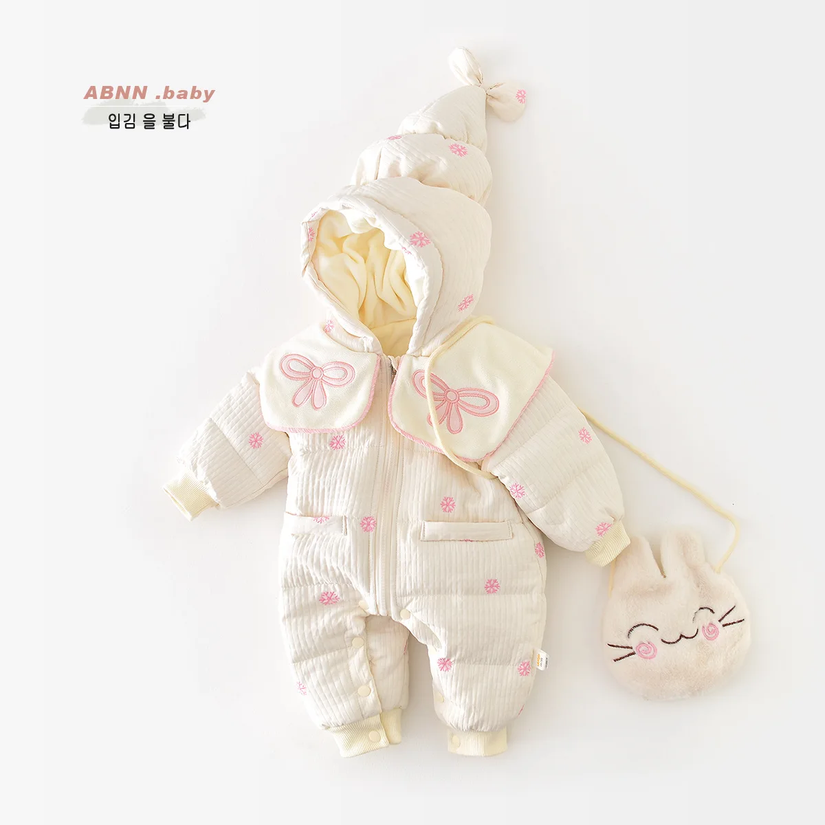 

2023 Winter Baby Girls Rompers Cotton Snowflake Embroidery Hooded Quilted Infant Girls Bodysuit Newborn Girls Snowwears