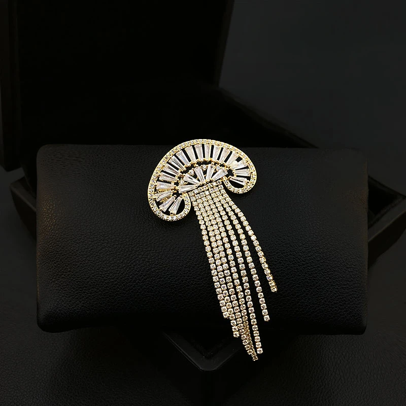 High-Grade Marine Life Brooch Women Corsage Luxury Jellyfish All-Matching Graceful Accessories Suit Collar Pin Jewelry Gift 5578