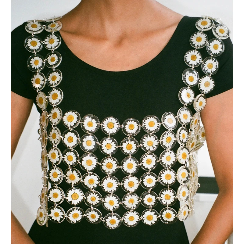 

Fashion Body Chain Jewelry Girls Red Rose Chain Mail Flower Harness Top Women Daisy Chainmail Top