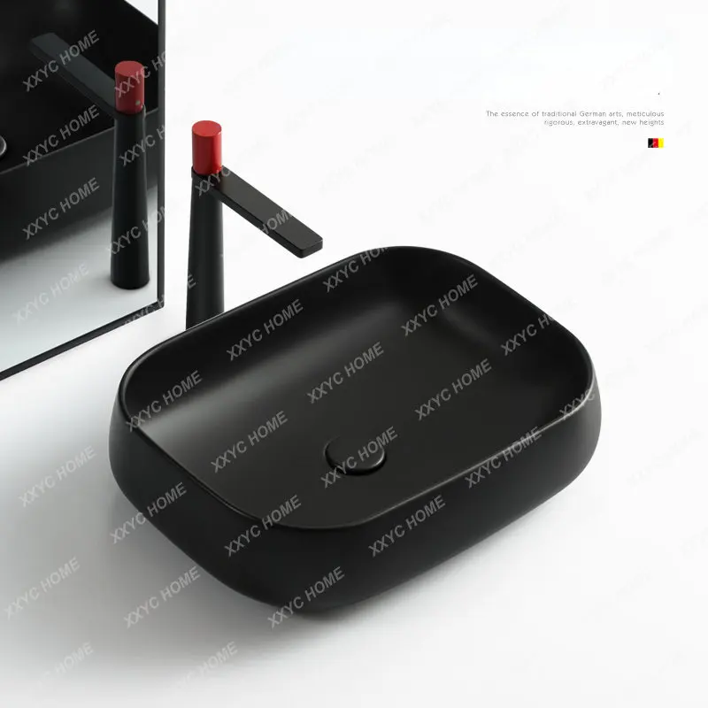 

Матовая черная зеркальная раковина, цветочный горшок на балконе, одна раковина