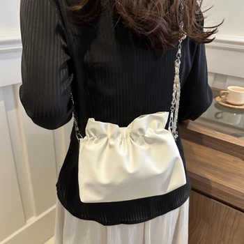 Elegante Borsa a Secchiello in Raso con Arricciatura e Cordoncino, Tracolla a Catena, Borsa a Spalla alla Moda Estiva da Sera, Borsa a Tracolla per Donna