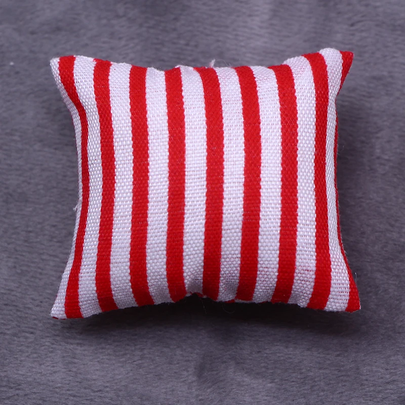 

1:12 2PCS Dollhouse Furniture Mini Doll Cotton Throw Pillow Sofa Pillow Family Miniature Model Decoration