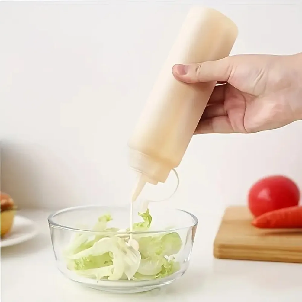 Condiment Squeeze Bottles 6pcs 240ml Condiment Squeeze Bottles Plastic Squeeze Squirt Bottles with Twist on Caps and Measurement for BBQ Sauces Salad Oil