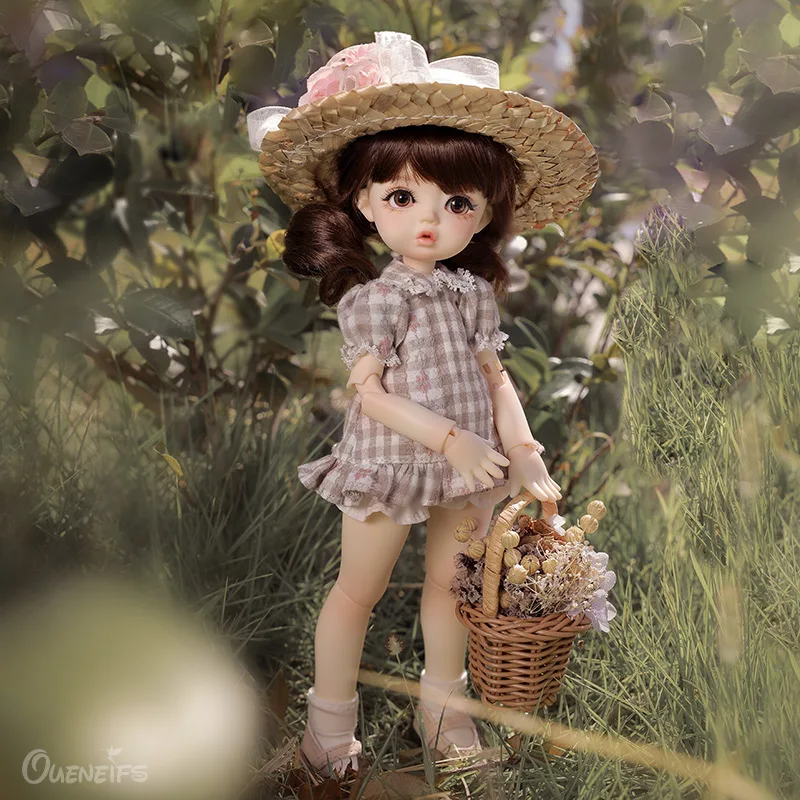 BJD Doll 1/6 Jeno With Nova body Outing Girl In Straw hat And Plaid Shirt Resin Art Toys Surprise Gift for Children