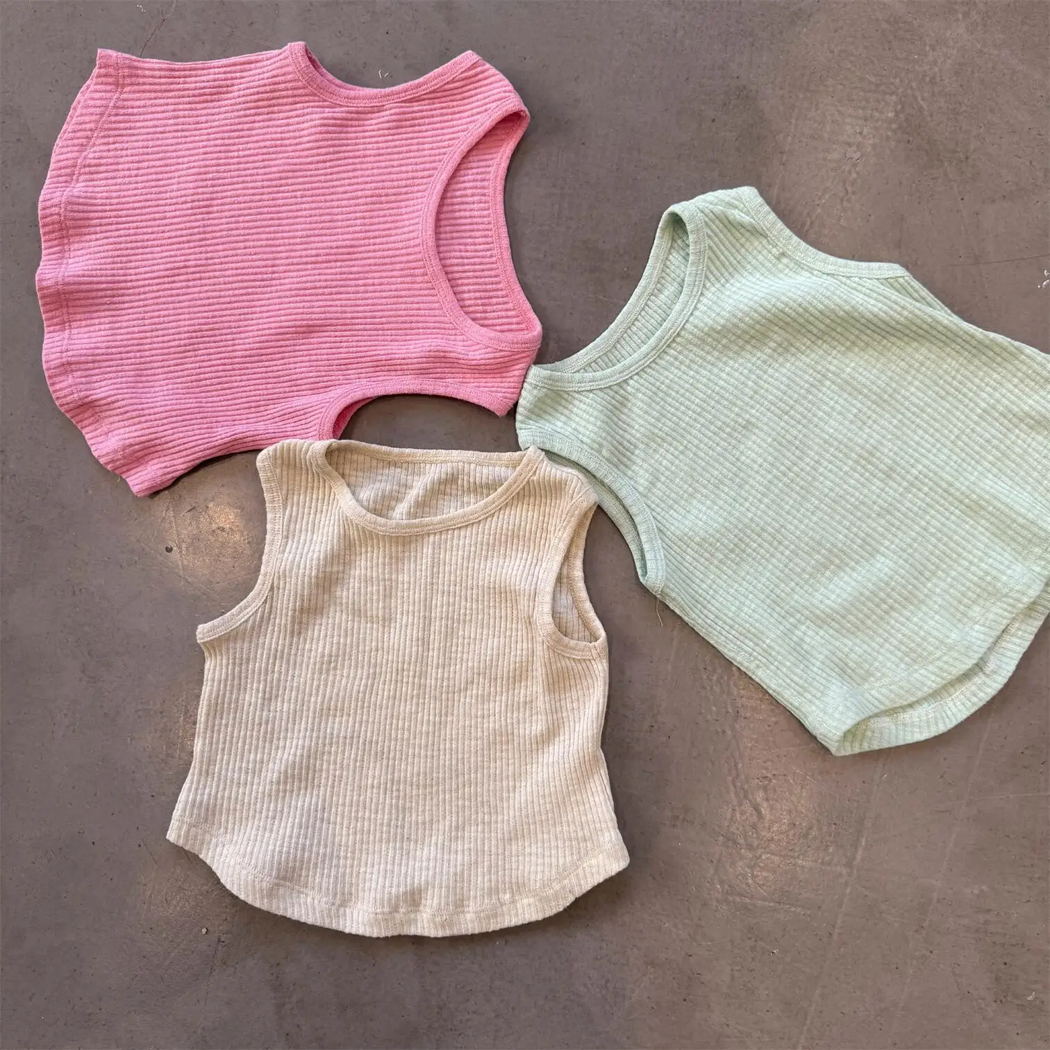 2026년 봄 신상 한국 아동복 여아 탱크탑 심플 무지 다용도 민소매 티셔츠