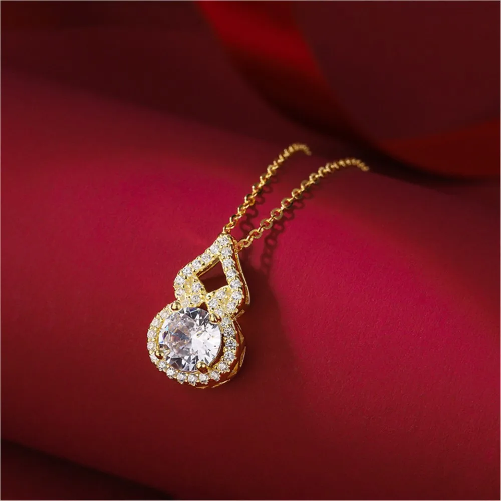 18K Gold-Plated Moissanite Infinity Pendant Necklace for Women Light Luxury Collarbone Chain Necklaces Jewelry Gifts