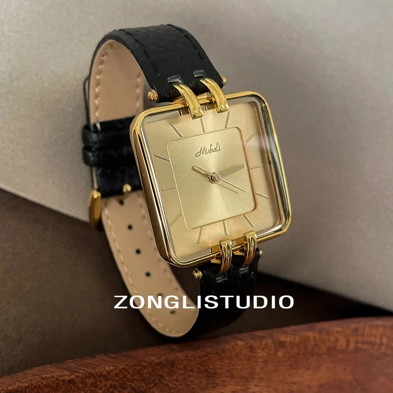 2025 Mode Vrouwen Horloge Grote Vierkante Wijzerplaat Dunne Lederen Band Dames Horloge Elegante Quartz Meisjes Horloges Casual R
