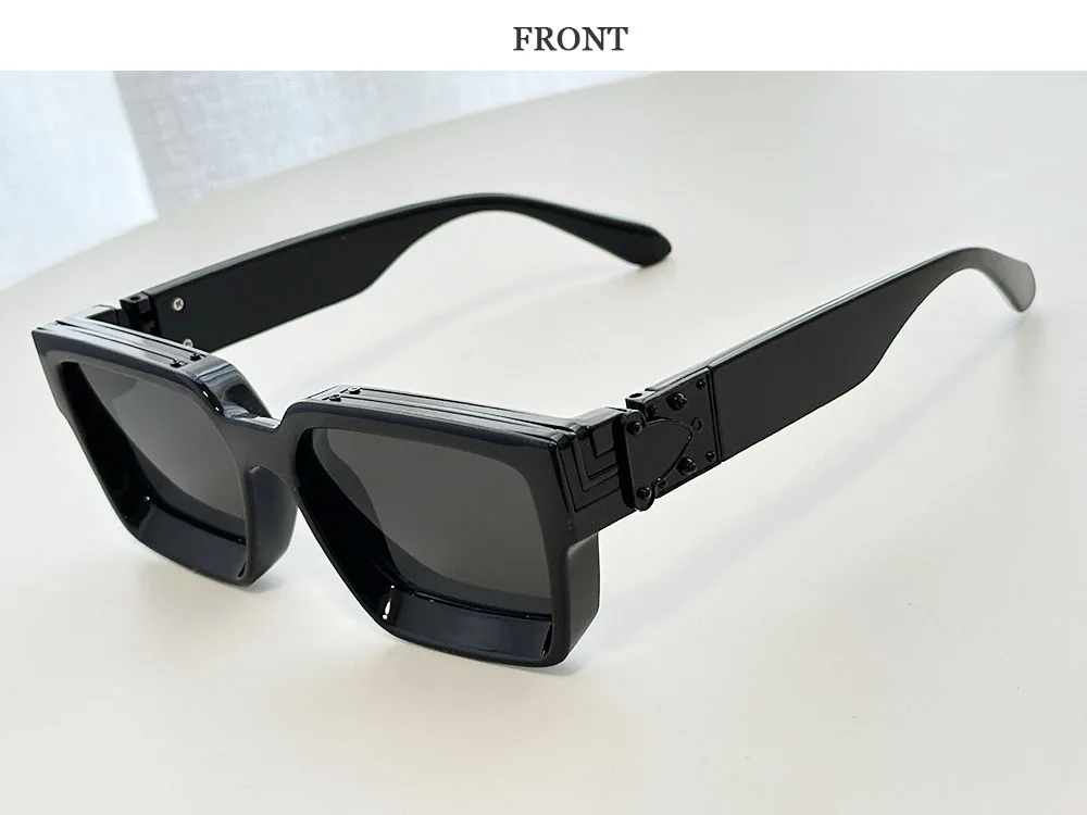 Carauana millionaire GO close up on lenses