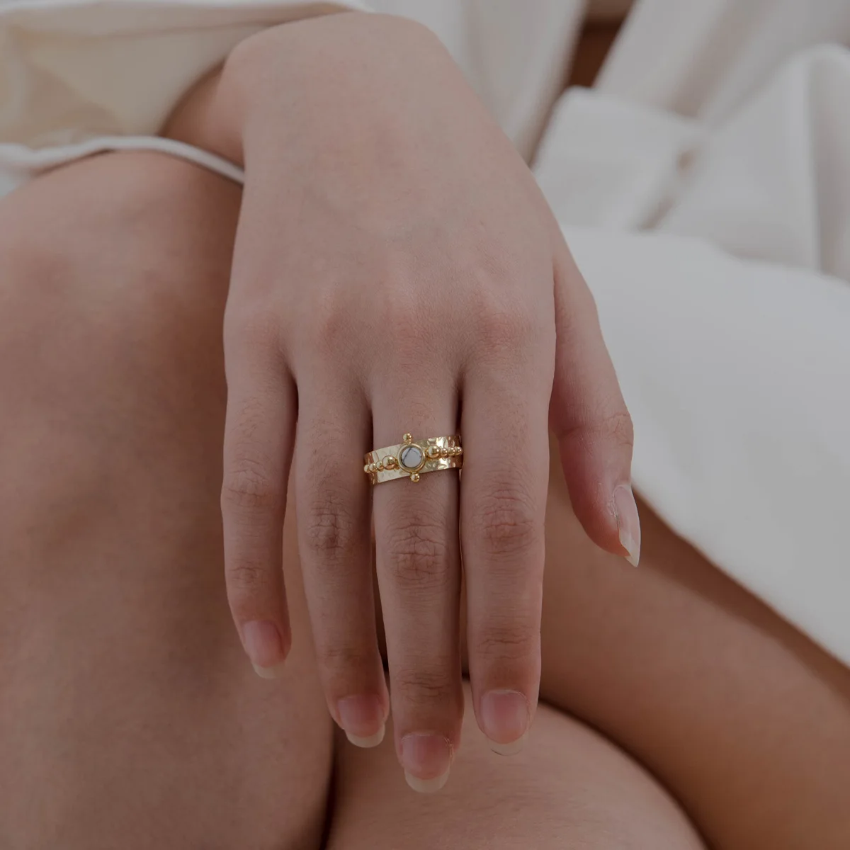 Bohemian Rings Stone Rings Fashion Rings Gold Rings Stainless Steel Rings Finger Rings Metal Rings Fashion Ring Creative Gold Plated Stainless Steel Rings for Women Simple Geometric Round Natural Stone Finger Ring Boho Vintage Jewelry Gift