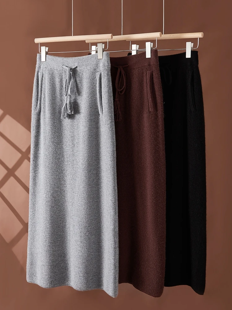 Cashmere skirt texture detail