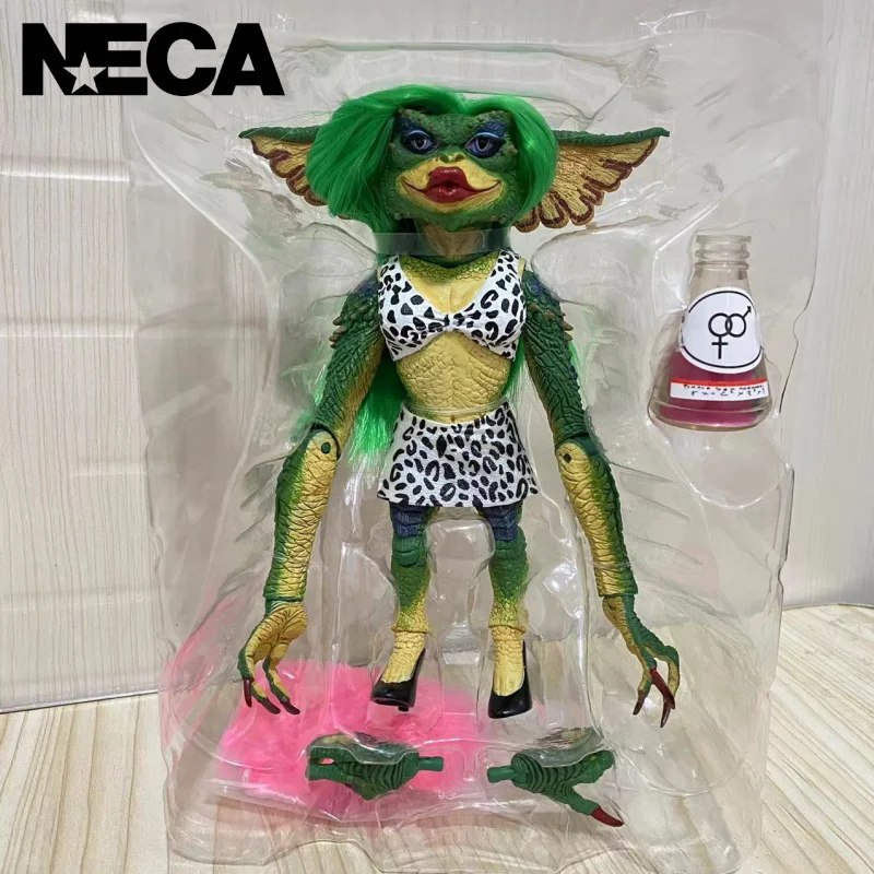 Neca Classic Film Gremlins Ultimate Greta Female Gremlin Action Figure Model Toys Collezione Originale