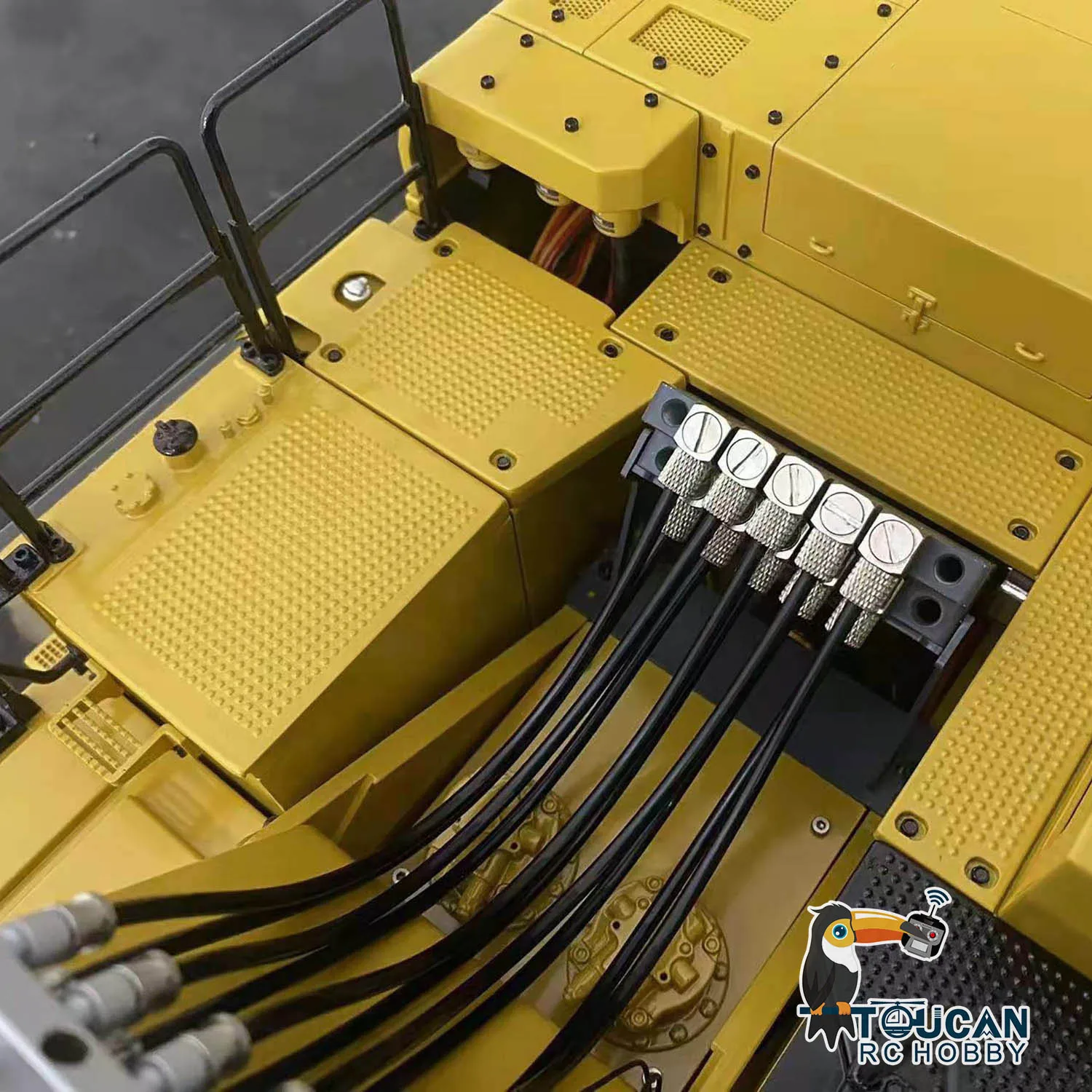 1/14 374F koparka RC 3 ramiona UHD hydrauliczne zdalnie sterowane rozbiórki RTR koparka pojazdy budowlane PL18EV Model TH21013 5 1/14 374F koparka RC 3 ramiona UHD hydrauliczne zdalnie sterowane rozbiórki RTR koparka pojazdy budowlane PL18EV Model TH21013 - Image 5