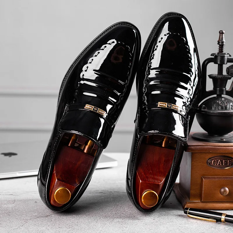 

Men Dress Shoes Classic Formal Leather Shoes for Men Office Work Shoes Men Oxfords Pointed Toe Patent Leather Business Shoes
