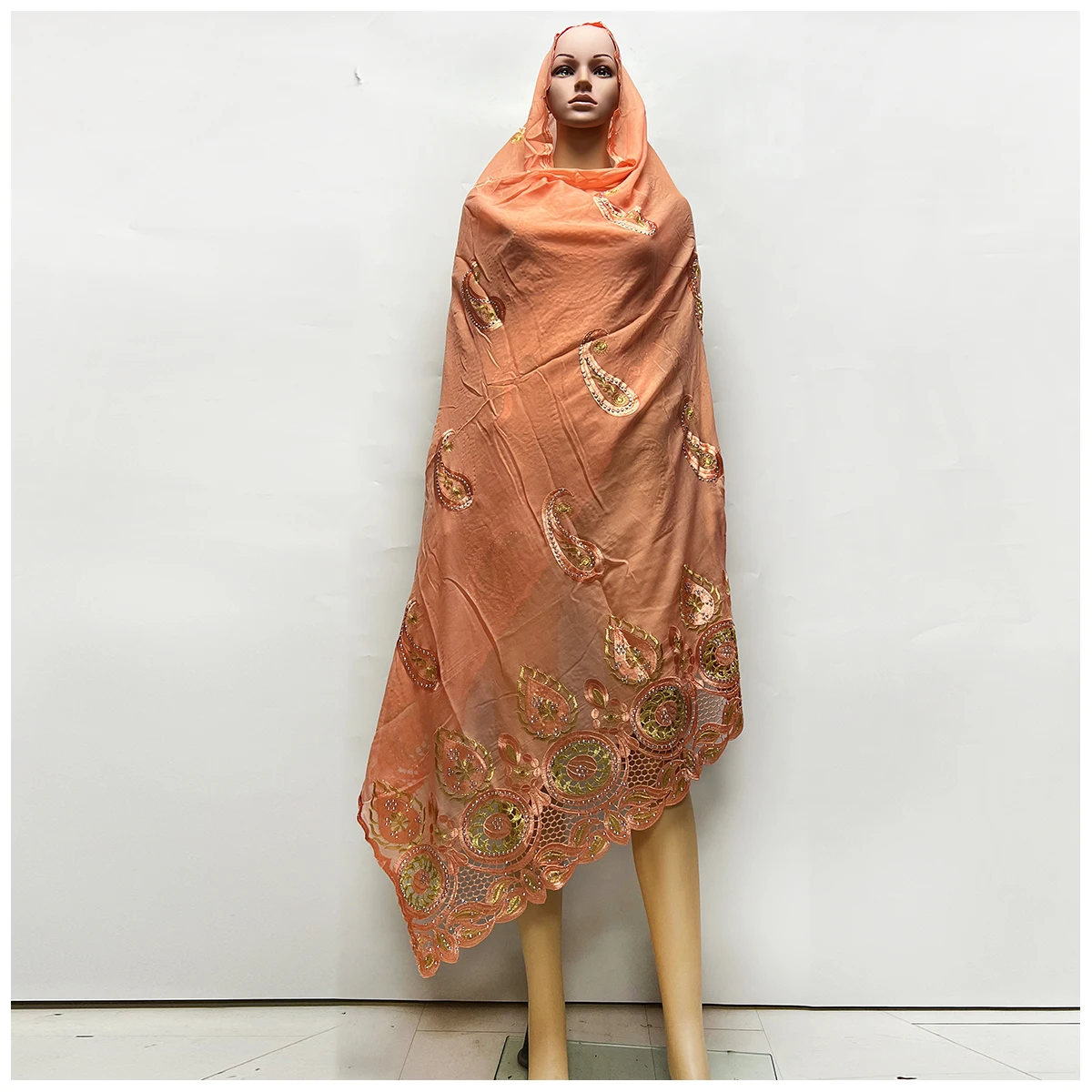 2024 뜨거운 판매 아프리카 여성 스카프 큰 원형 디자인 큰 Embrodiery 100% 코 튼 Grenadine 코 튼 스카프 Shawls Pashmina