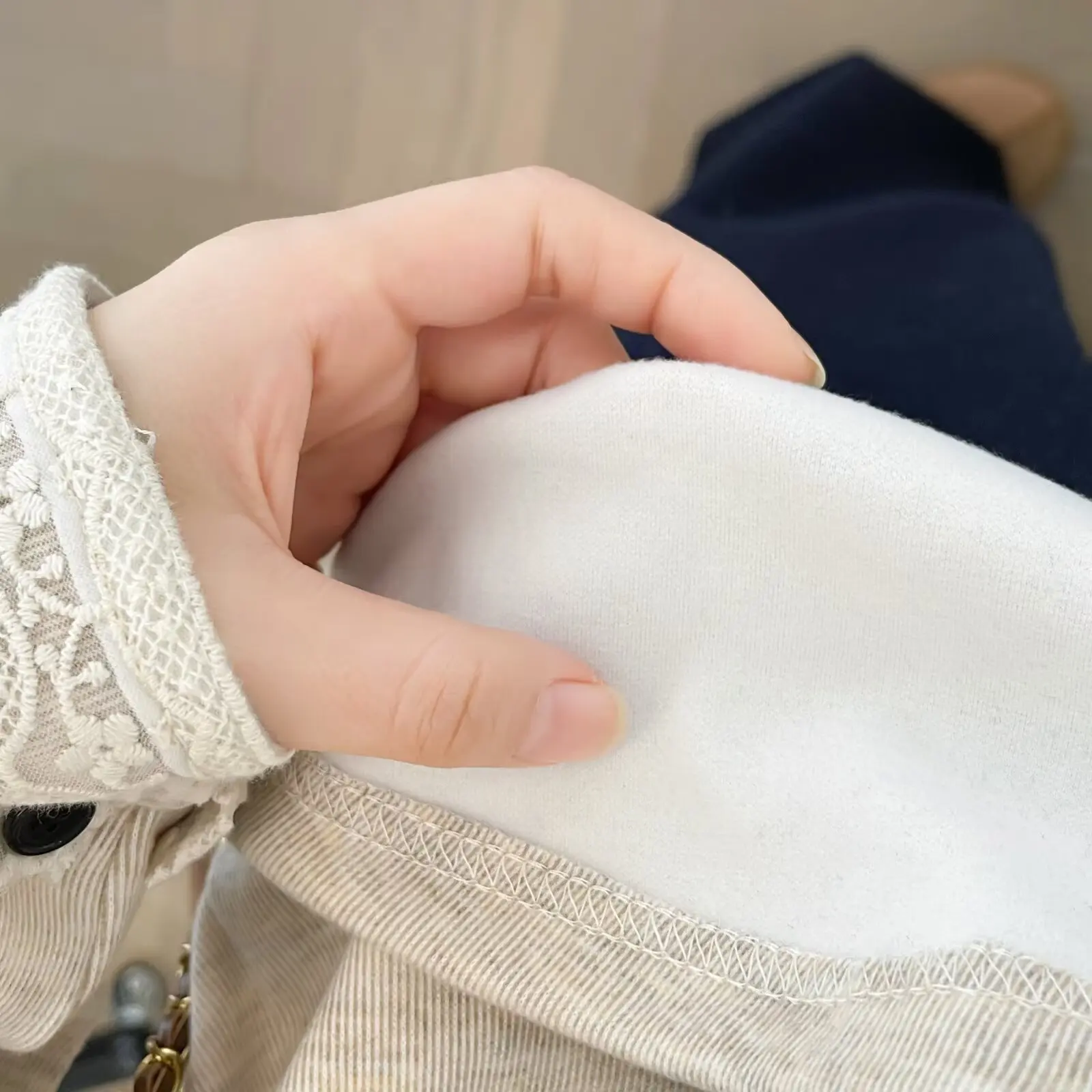 XXXXL Fashion Plus Size Woman Clothing T-Shirt New Autumn Winter Style With Fleece Warm Lace Patchwork Cuffs Inner Tops 2563