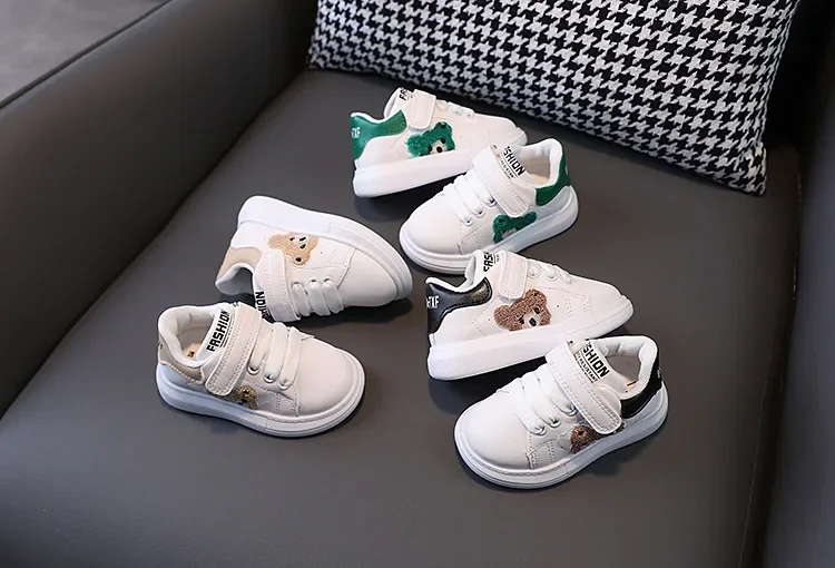 أحذية رياضية للأطفال الرضع مضادة للانزلاق أحذية كاجوال للأطفال أحذية رياضية بيضاء للفتيات والأولاد أحذية مشي بنعل ناعم أحذية أطفال صغار للفصول الأربعة