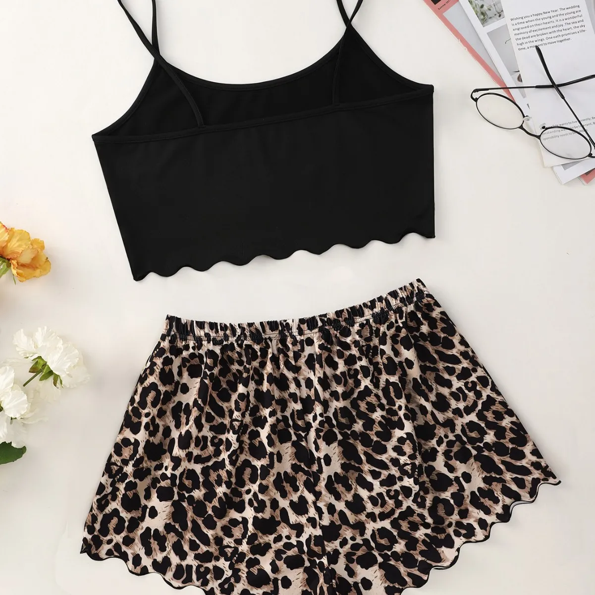 New Women's Pajamas Set Sexy Lingerie Leopard Print Sling Sleepwear V-Neck Sleeveless Top and Shorts Sets Pyjamas Homewear Hot
