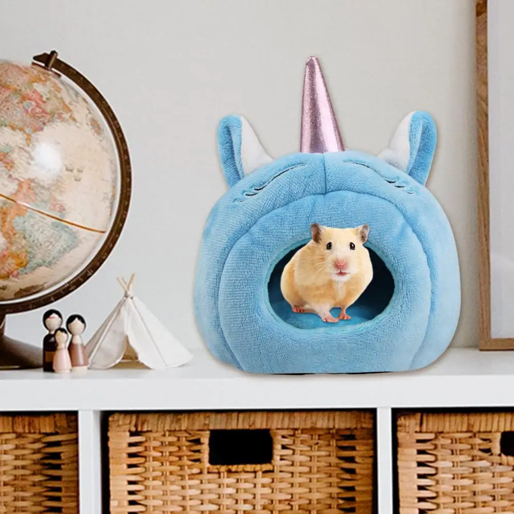

Ventilated Hamster Hideout Cozy Cartoon Hamster Nest Soft Warm Guinea Pig House for Small Pets Ideal Rat Mice Hamster for Small