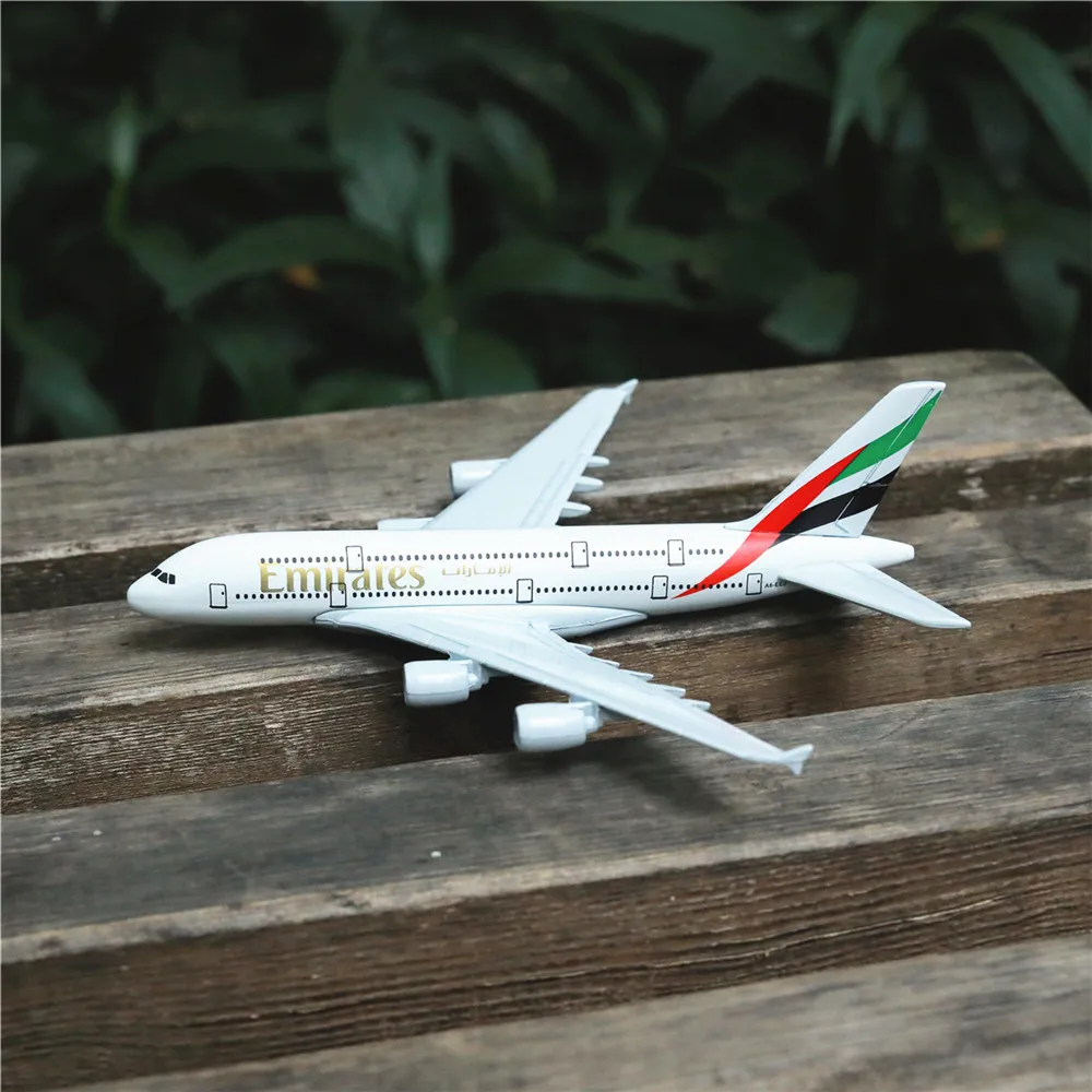 Modèle réduit d'avion Emirates A380 Airlines, 15cm, échelle 1/400, en métal, moulé sous pression, pour garçon, jouet, décoration de chambre d'enfant, cadeau de Noël