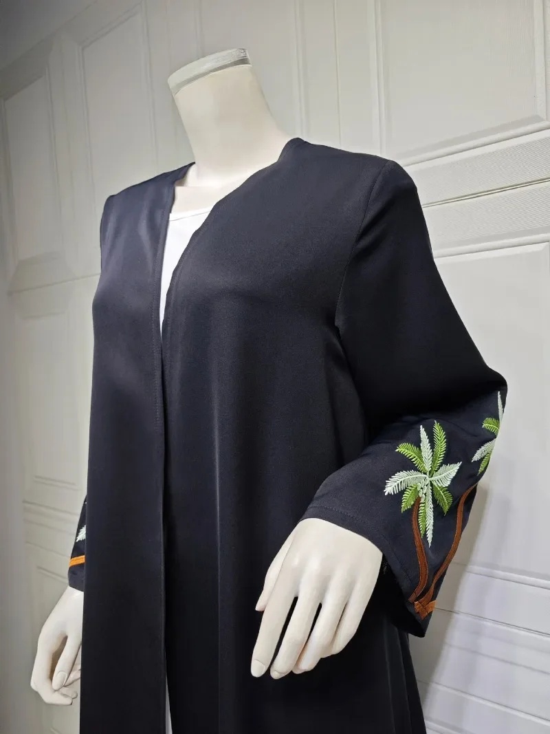 2024 New Ramadan Islam Abaya Kaftan Black Embroidered Leaf Pattern Robe Femme Musulmanefor Europe and Dubai America