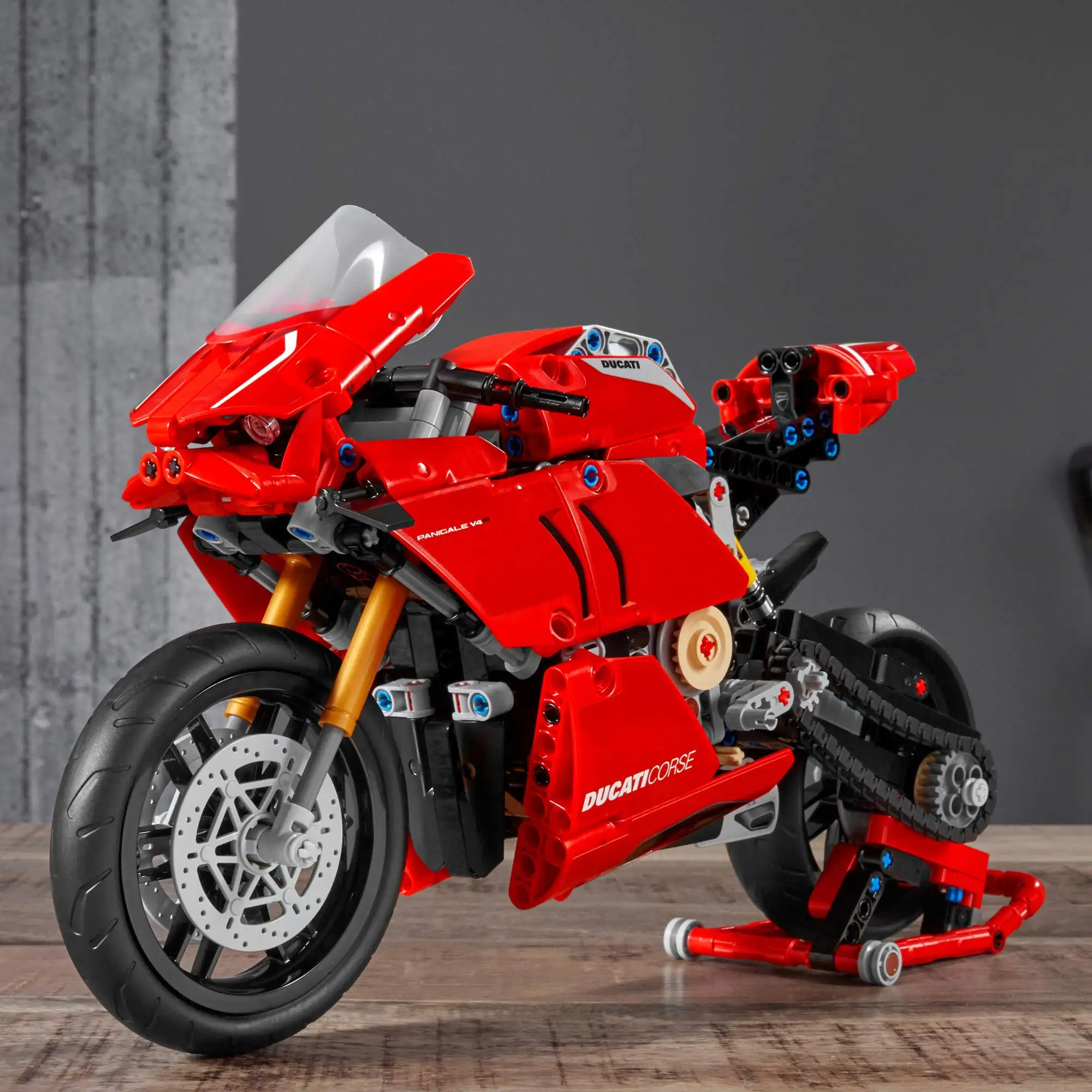 LEGO & Technic Ducati Panigale V4 R 42107 Kit di costruzione di giocattoli  per moto modello di costruzione con cambio e sospensione (646 pezzi) -  AliExpress