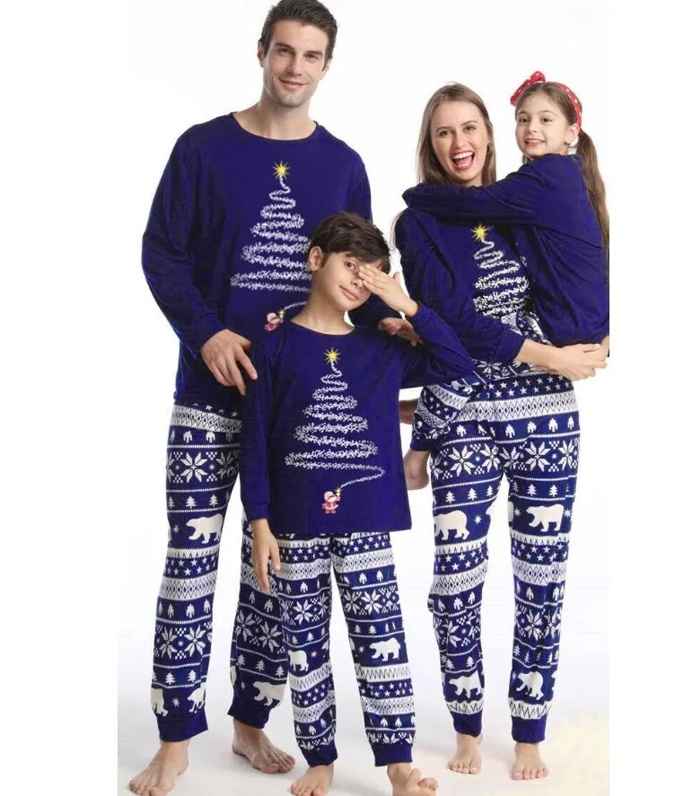 thumbnail image 1 of Conjuntos de pijamas a juego para la familia de Navidad con osos polares de 2024, ropa de pijama navideña para mamá y yo, conjuntos de pijamas para padre, madre e hijos, 1 of 5