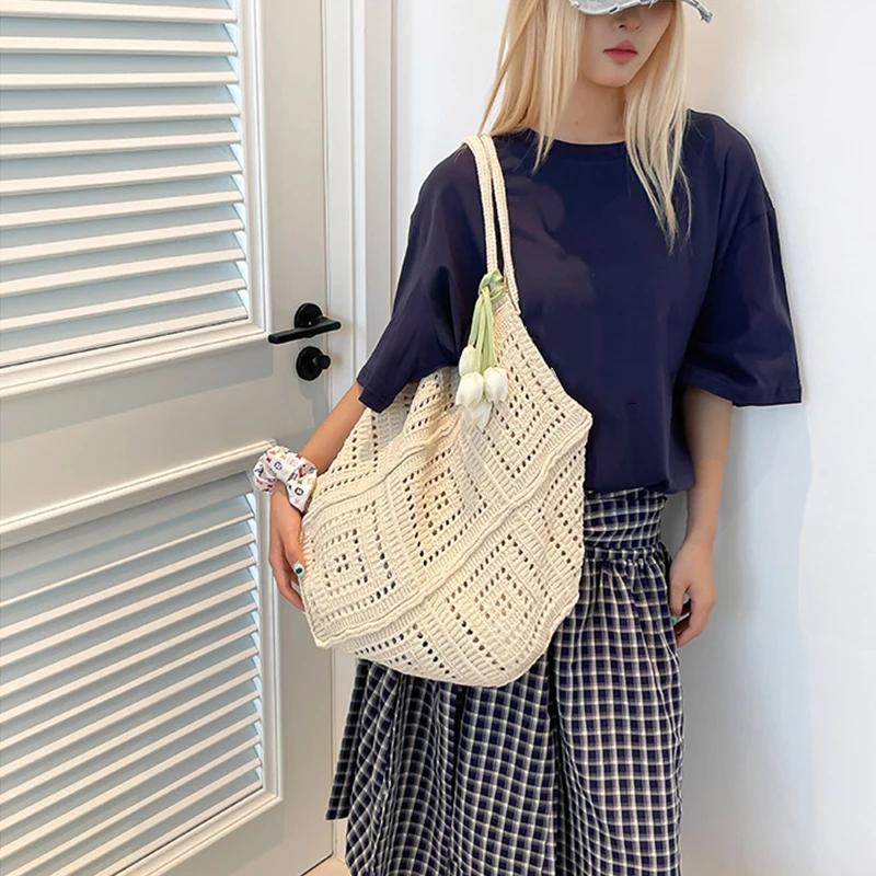 New Fashionable Knitted Hollow Bucket Large Capacity Shoulder Bag French Beach Vacation  Women Trendy Shopper Totes