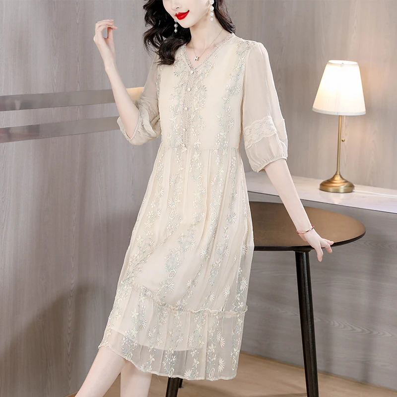 2023-Spring-Summer-New-Loose-Embroidery-Lace-Spliced-Short-Sleeve-Dress ...