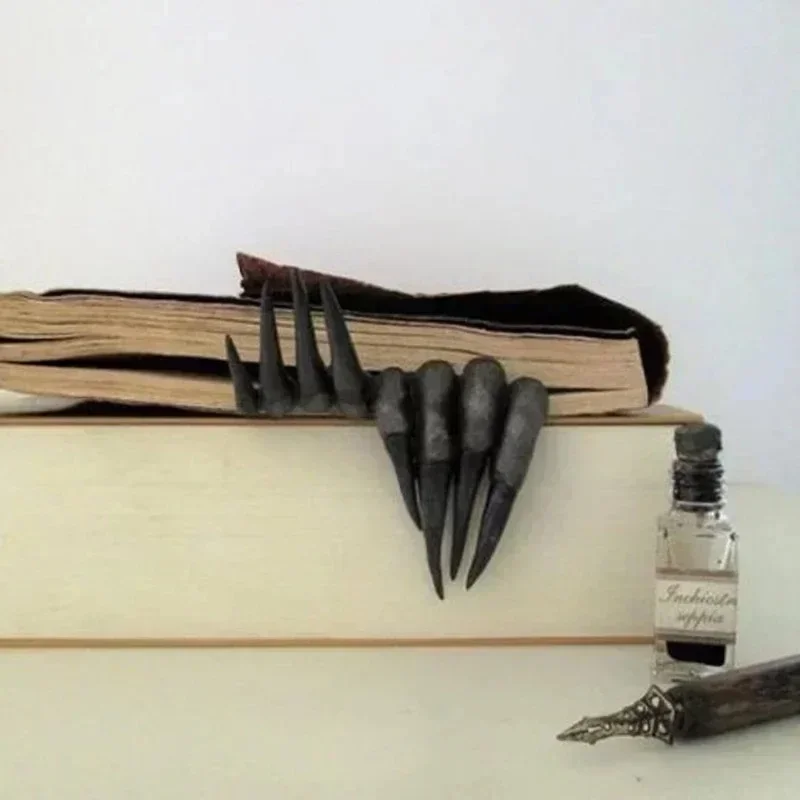 

Creative Bookmark Resin Crafts Hand of The Devil Halloween Horror Movie Desktop Decoration School Supplies Cool Stationery Gift