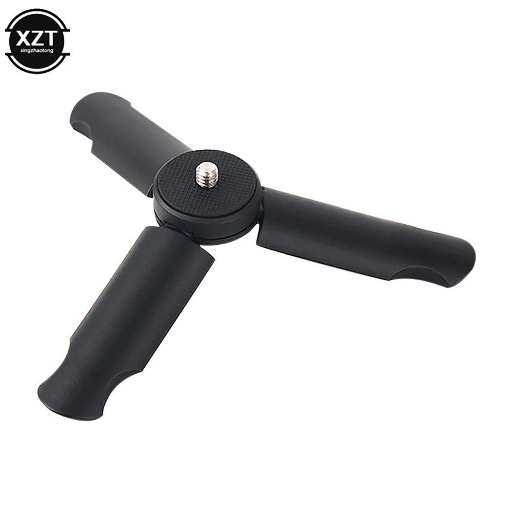 Support de table portable avec trépied mini et rotule, téléphone fixé pour visioconférence.