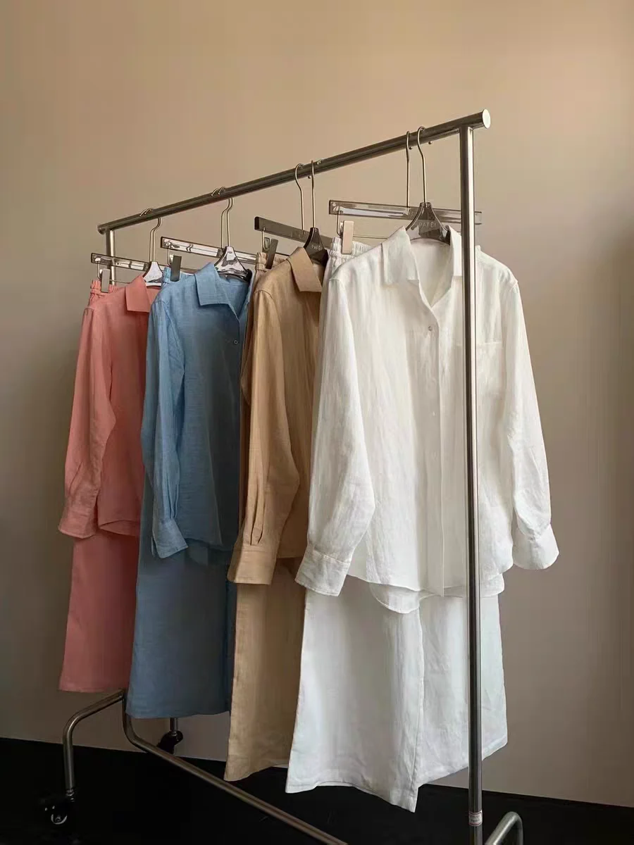 

Элегантный льняной повседневный костюм для отпуска