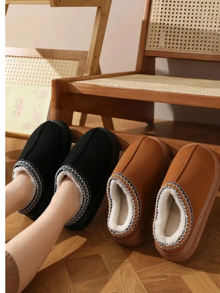 شبشب منزلي للزوجين عالي الجودة بلون سادة جديد من جلد الغزال الصناعي، نعل سميك، غير قابل للانزلاق، خفيف الوزن، دافئ من القطن للنساء