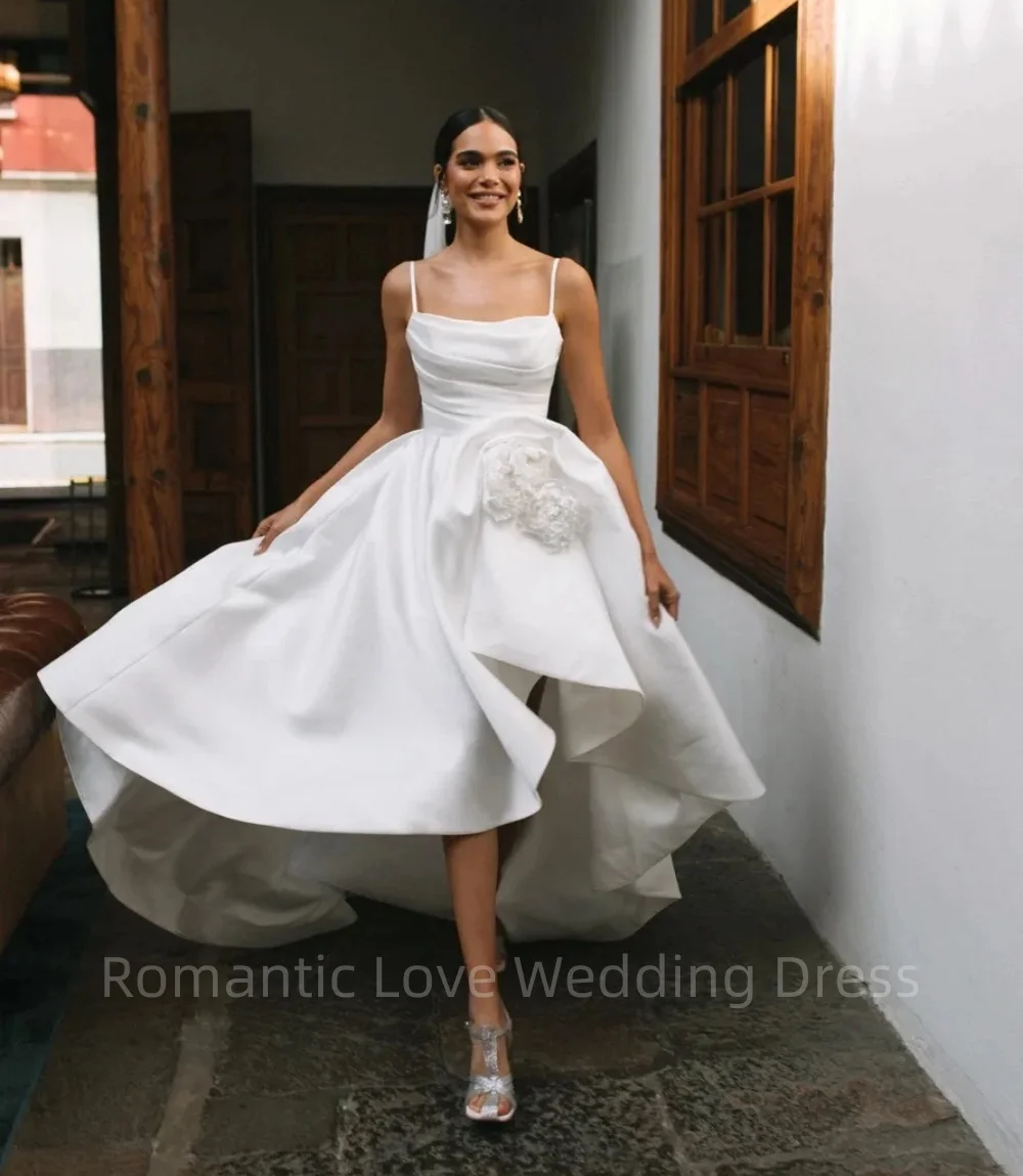 

2024 Elegant Vintage A-line Wedding Dress Strapless Lustrous Satin Zipper Pleated Front Short And Back Long Vestidos De Novia