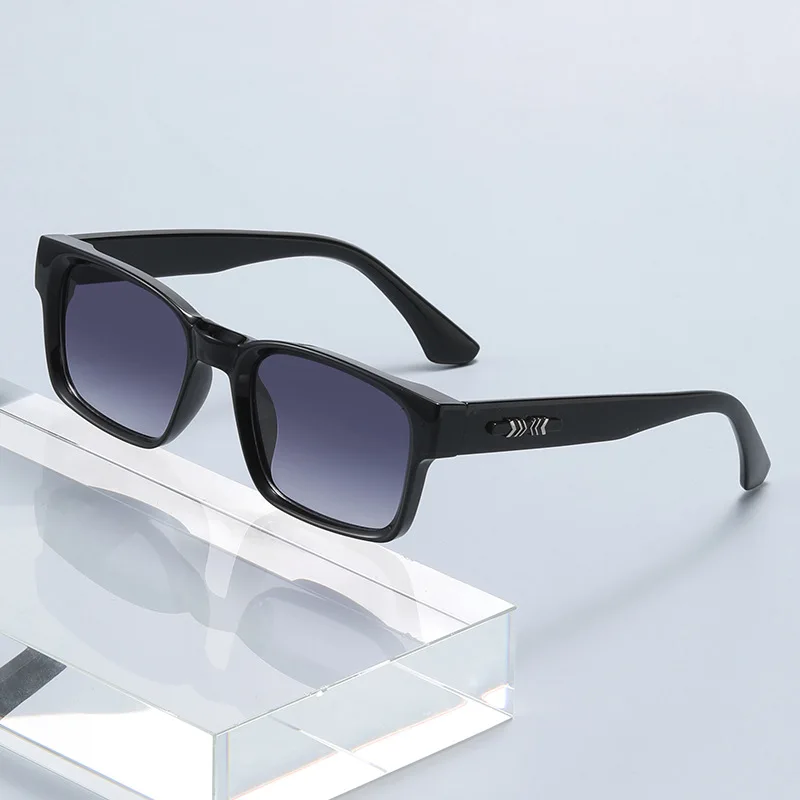 Timeless Thick-Frame UV Protection Unisex Sunglasses