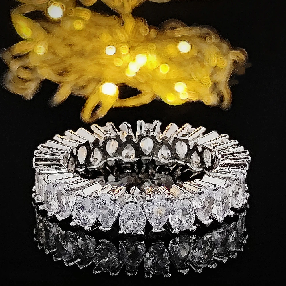 Elegant Vintage Gold & Silver Eternity Wedding Band for Women & Men - Perfect Gift