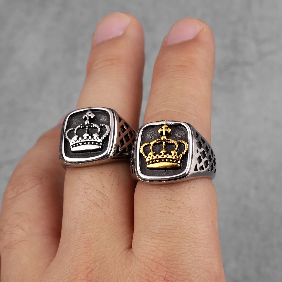 Trendy Punk Hip Hop Stainless Steel Men's Ring in Gold and Silver Tones