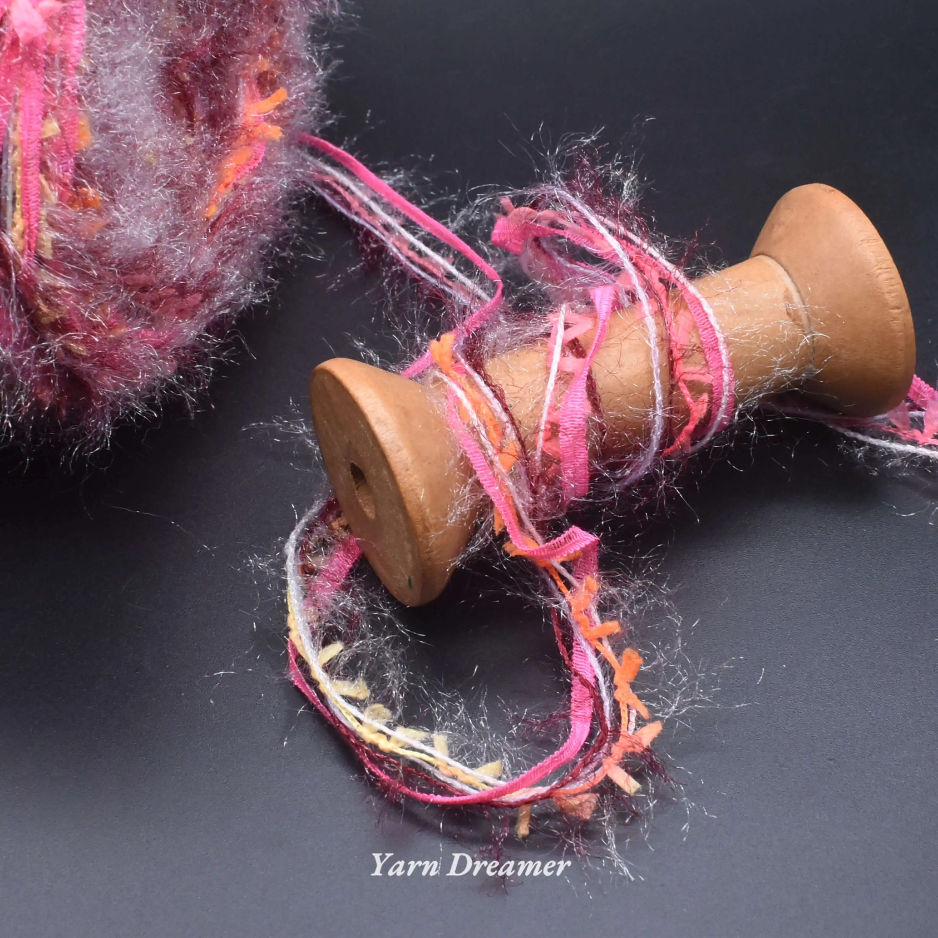 100g Indian Red Yarn for Crochet Fancy Mixed Puffy Yarn for Knitting hand bag Plush yarn yarn chunky 3