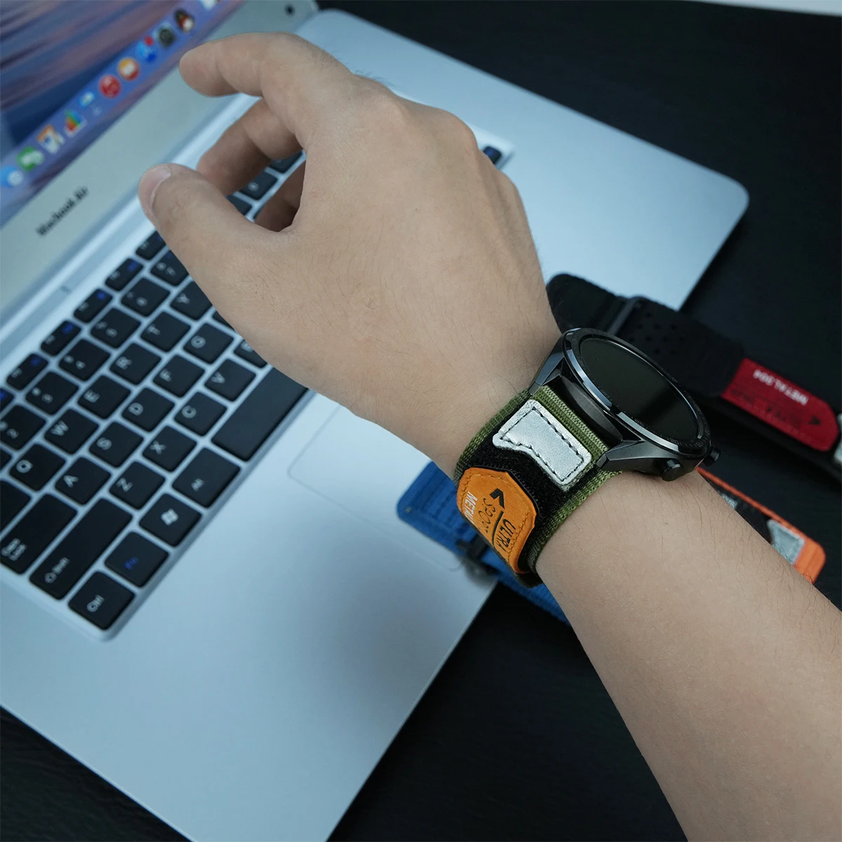 Breathable Nylon Sports Strap - 20mm/22mm Adjustable Band