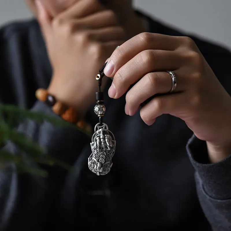 Pixiu Keychain Personality Trendy Retro Ethnic Style High-end Exquisite Car Accessories Men's Gifts Financial Luck Ensure Safety