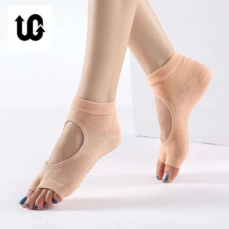 

New Women Anti Slip Yoga Socks Two Toe Sport Cotton Pilates Sock Ventilation Quick-Dry Ballet Professiona Dance Sock Slippers