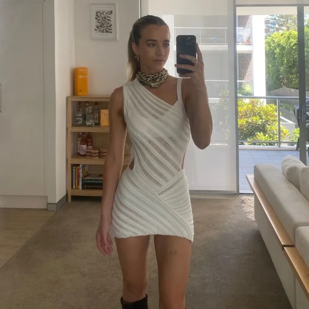 

Meqeiss New Irregular Cut Out Sexy Knitted Mini Dress Women One Shoulder Summer Sleeveless Bodycon Club Party Dresses Outfits