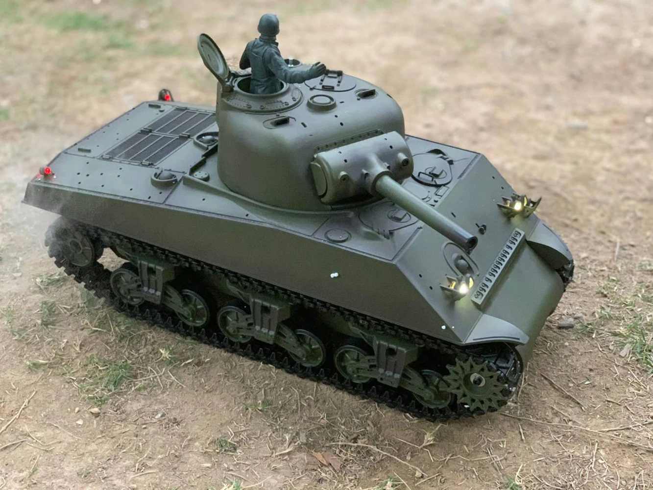 Remote Control Tank M4A3 Sherman RC Battle War Military Vehicle Metal Steel Gear Box Smoke Shooting Sound Effect Collection 5