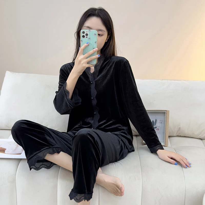 Velvet sleepwear for autumn and winter women lace cardigan long sleeved set sexy and elegant can be worn as outerwear plus size