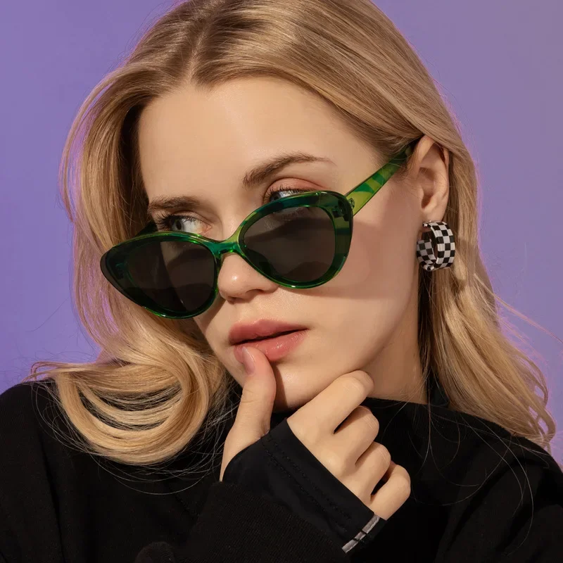 

New Fashion Lady Cat Eye Sunglasses Europe and The United States Small Frame Network Red Street Sunglasses Round Face Glasses